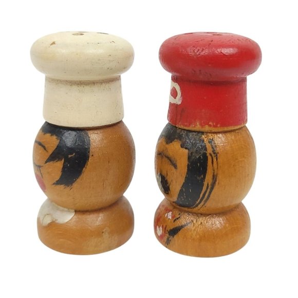Vintage Salt Pepper Shakers Chefs Cooks Wood Mid Century Modern MCM Brown Red - Picture 3 of 7
